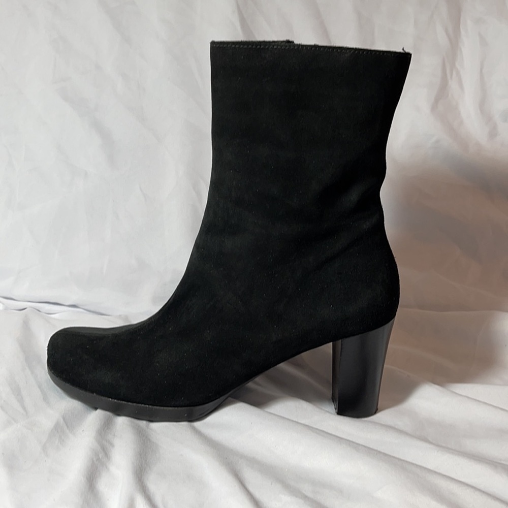La CANADIENNE Black Suede Ankle Boots Size 9.5 - Picture 5 of 12
